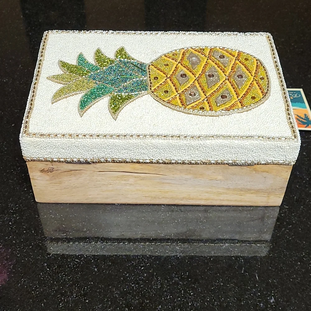 Pineapple Embellished Keepsake Box - Picture 5 of 12